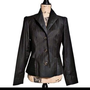 Louben wool blend black suit jacket pinstripe 8 blazer contouring